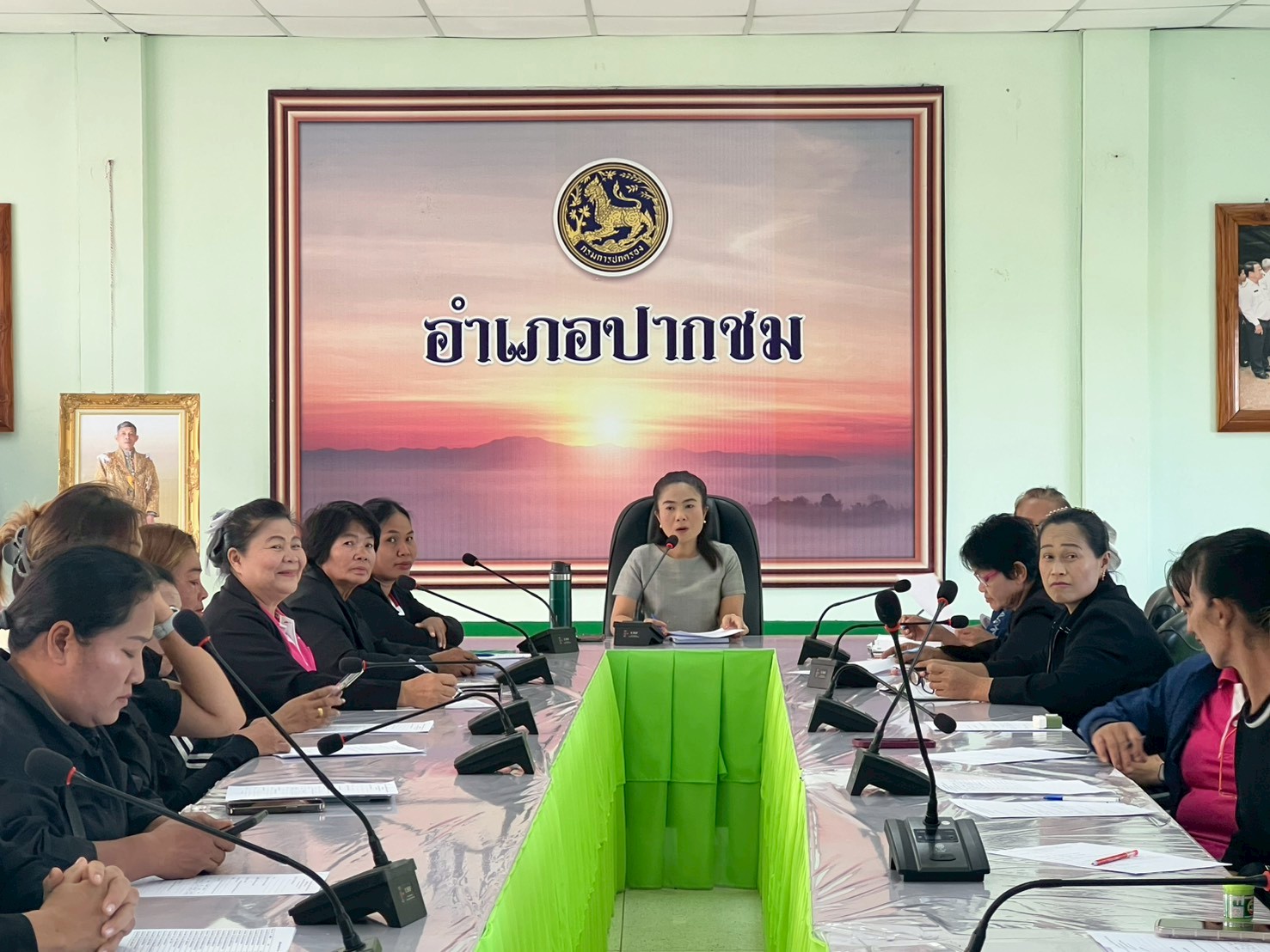 🌷🌸 สพอ.ปากชม ประชุมขับเคลื่อนกองทุนพัฒนาบทบาทสตรี เดินหน้าสนับสนุนพลังสตรีในพื้นที่ 💪✨