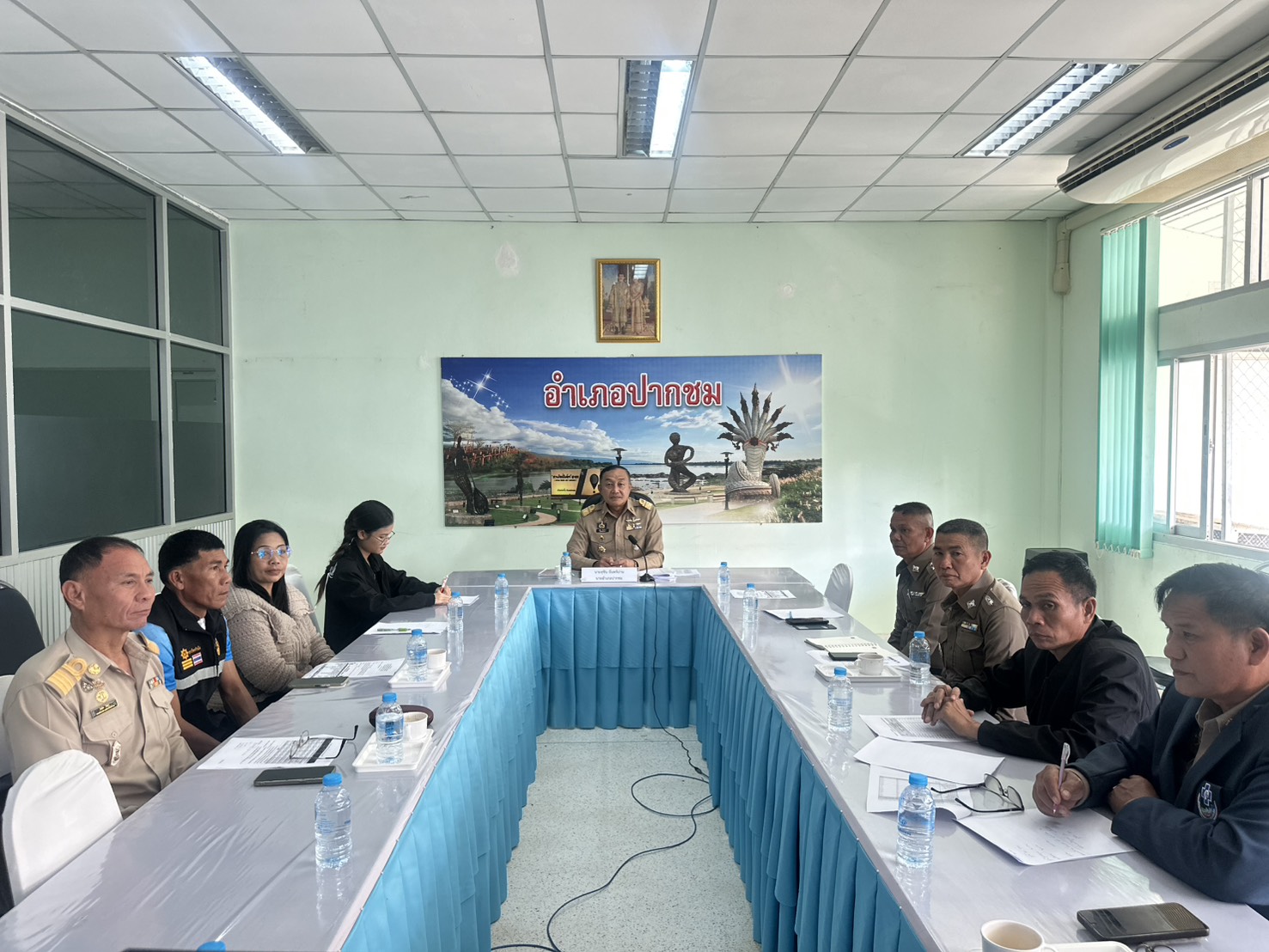  พช.ปากชม ร่วมประชุมติดตามผลการดำเนินงานหมู่บ้าน/ชุมชนสีขาว ปลอดยาเสพติด