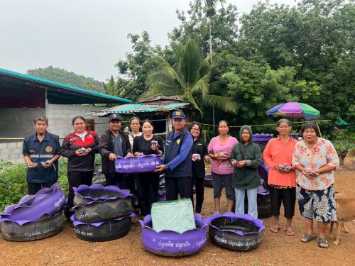  พช.ปากชม >> ต่อยอดการปลูกจิตสำนึกต้านโกง พร้อมสนับสนุนกิจกรรม “ปลูกพืช ปลูกผัก ปลูกรัก กับพช.”